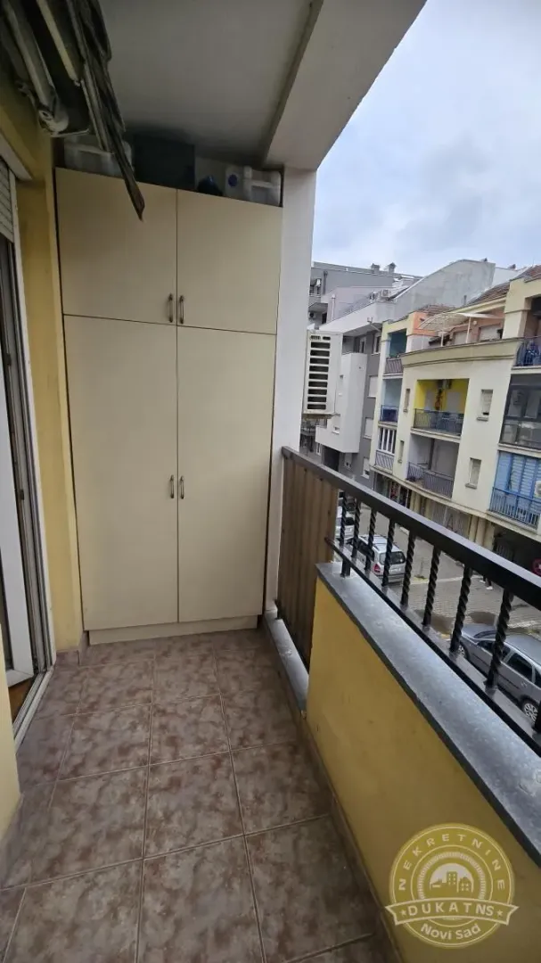 Izdavanje, garsonjera, 30m², Bulevar Oslobodjenja, Novi Sad Sve Podlokacije