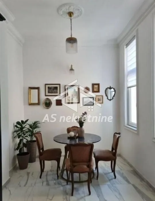 Izdavanje, trosoban stan, 94m², Savski Venac, Beograd