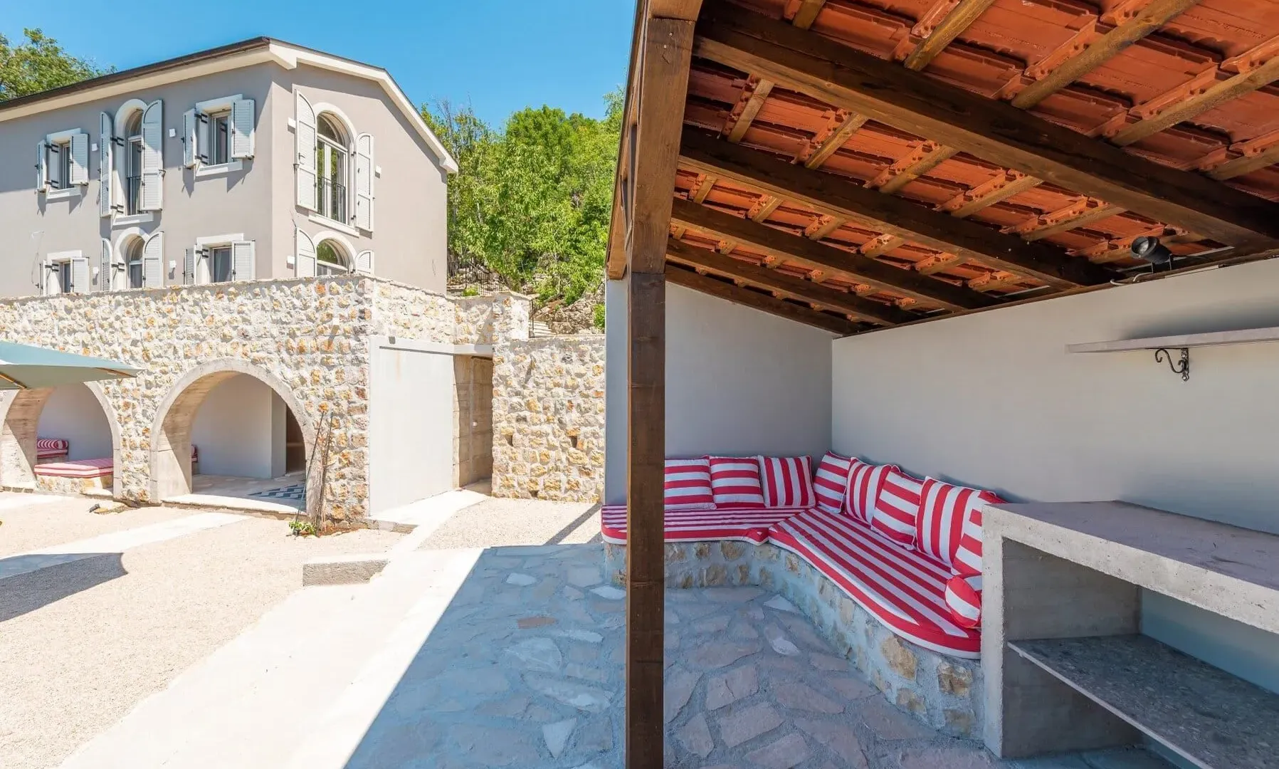 Sale, house, 350m², Kotor, Crna Gora