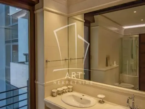 Sale, four bedroom apartment, 150m², Kalenić Pijaca, Vračar Sve Podlokacije - image 13