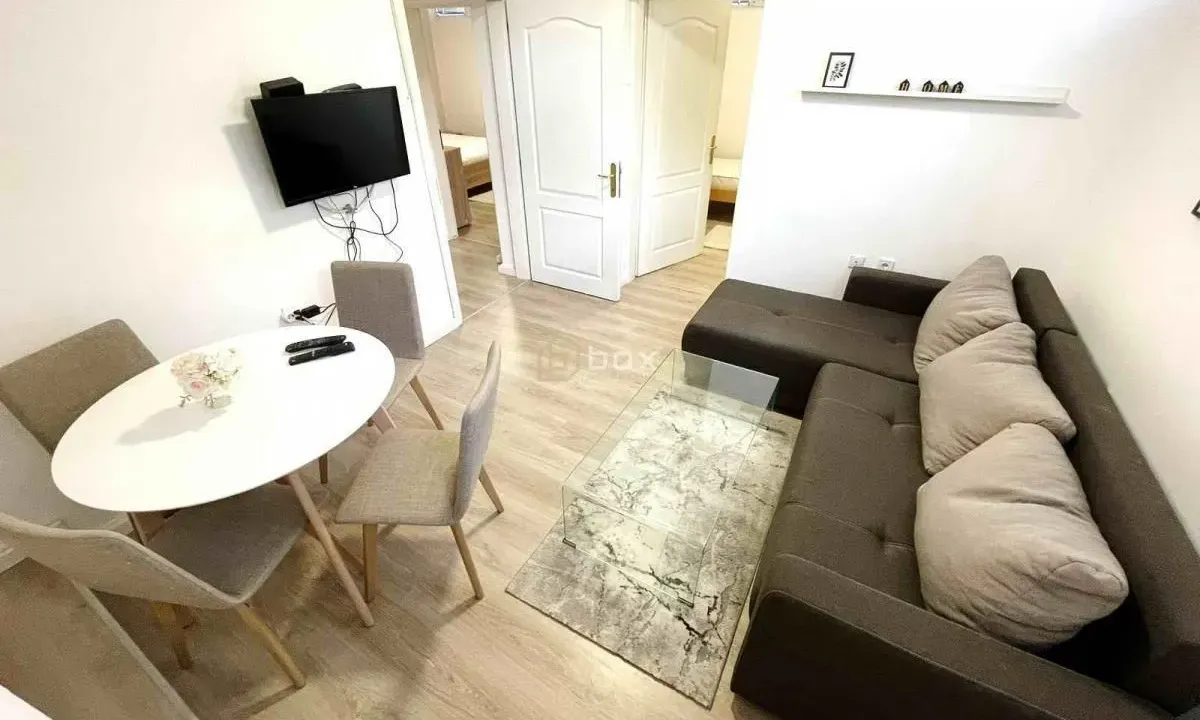 Prodaja, trosoban stan, 50m², Medijana, Niš