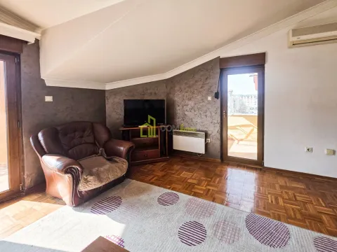 Prodaja, trosoban stan, 80m², Stari Aerodrom, Podgorica - image 11