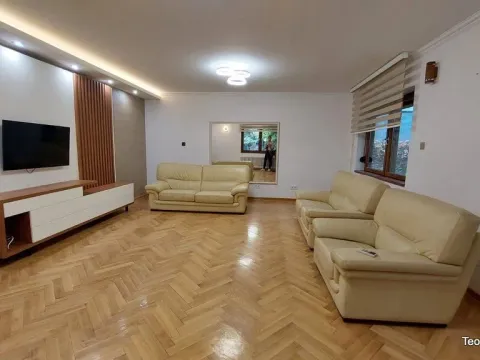 Izdavanje, kuća, 160m², Savski Venac, Beograd - image 2
