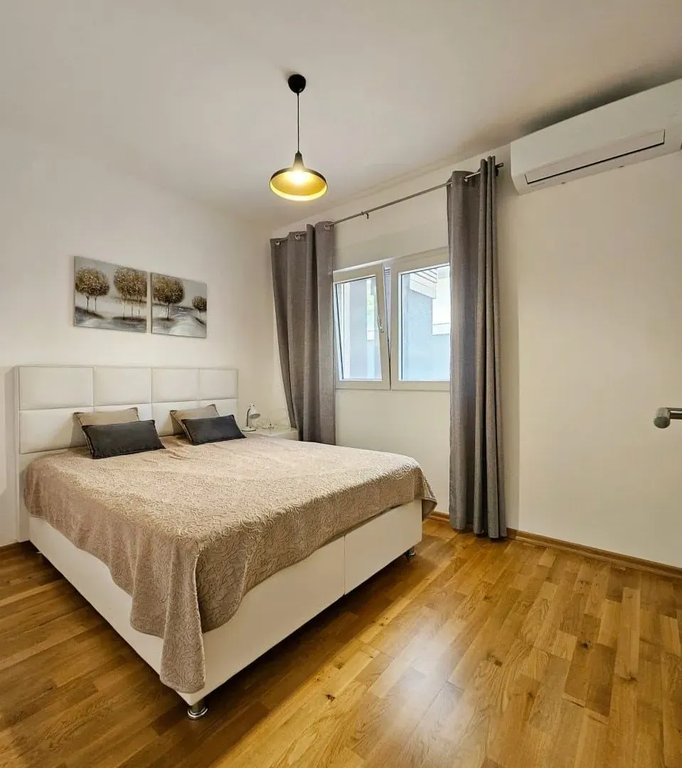 Izdavanje, dvosoban stan, 78m², Budva okolina, Budva