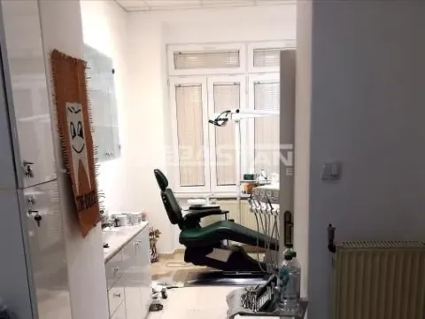 Izdavanje, poslovni prostor, 33m², Zemun Centar, Zemun Sve Podlokacije - image 7