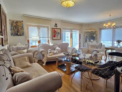 Stan in Tološka šuma