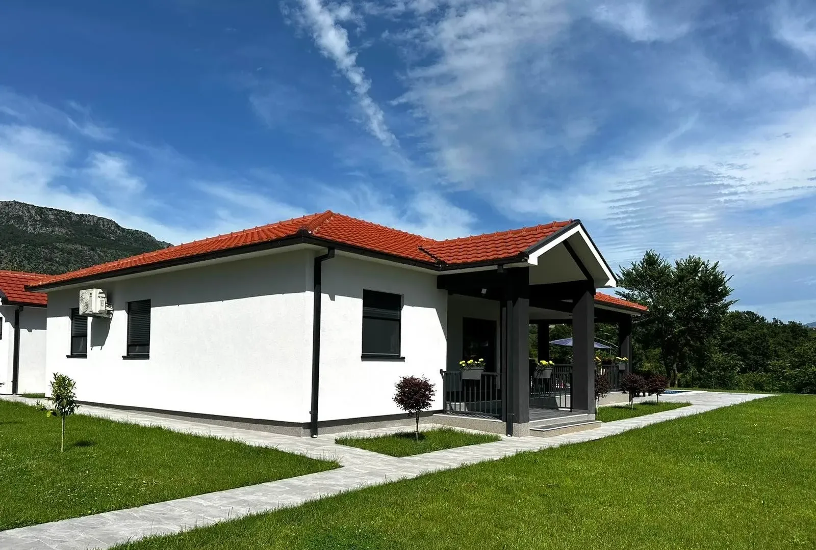 Izdavanje, kuća, 155m², Pričelje, Podgorica