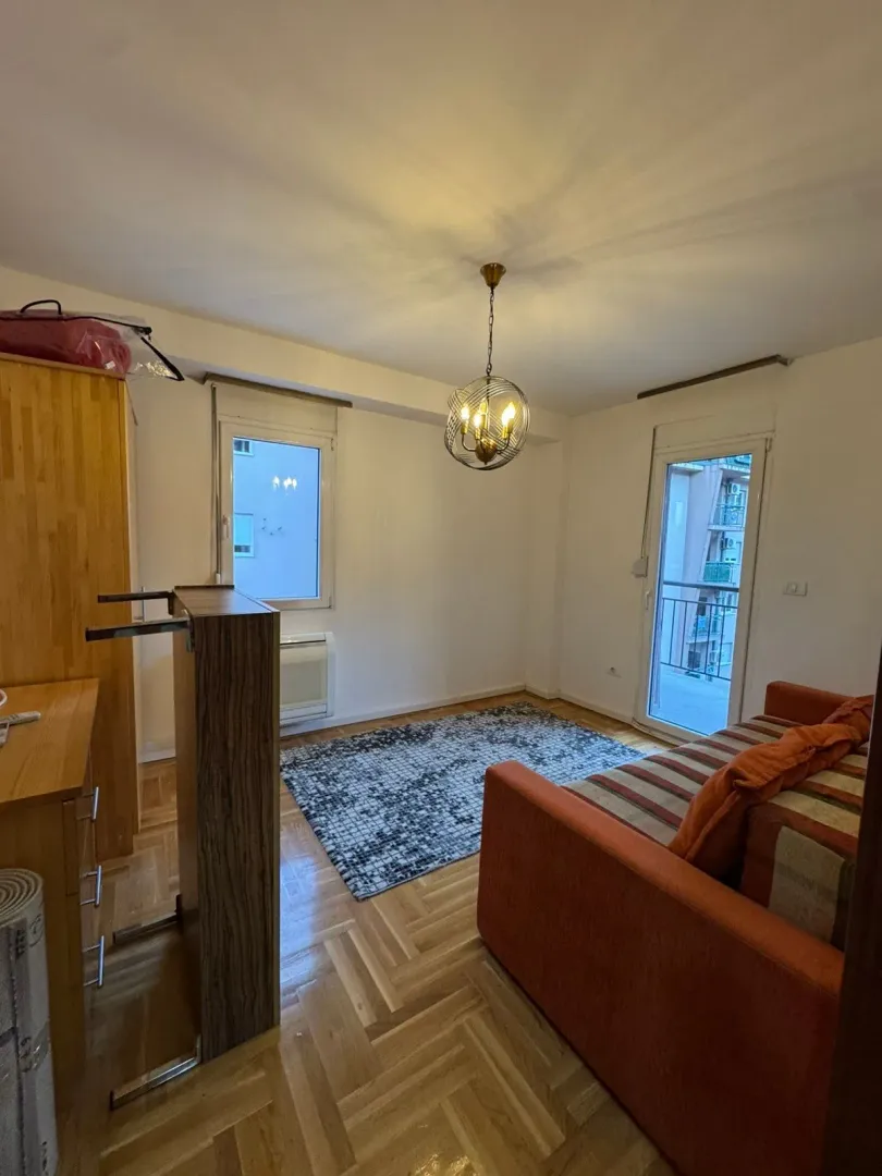 Rent, three bedroom apartment, 92m², 1 maj, Podgorica