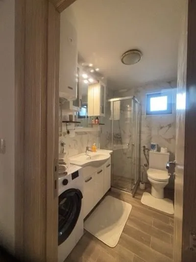 Izdavanje, kuća, 100m², Pelinovo, Kotor