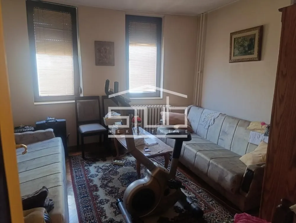 Prodaja, četvorosoban stan, 90m², Cerak, Beograd