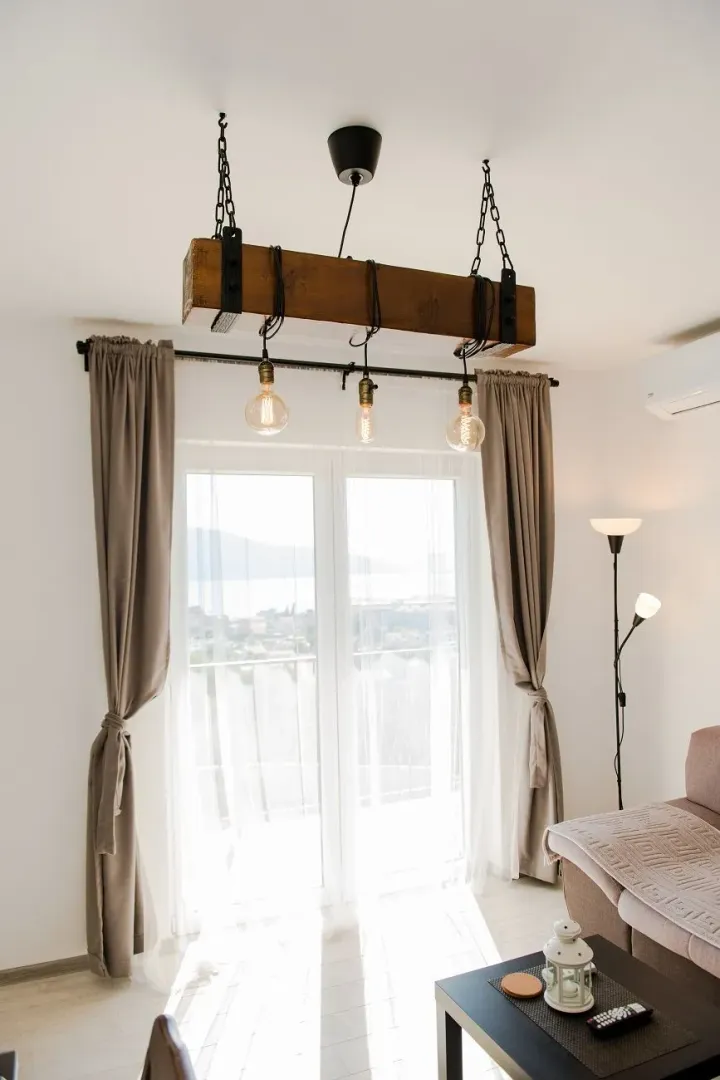 Izdavanje, jednosoban stan, 45m², Kalimanj, Tivat