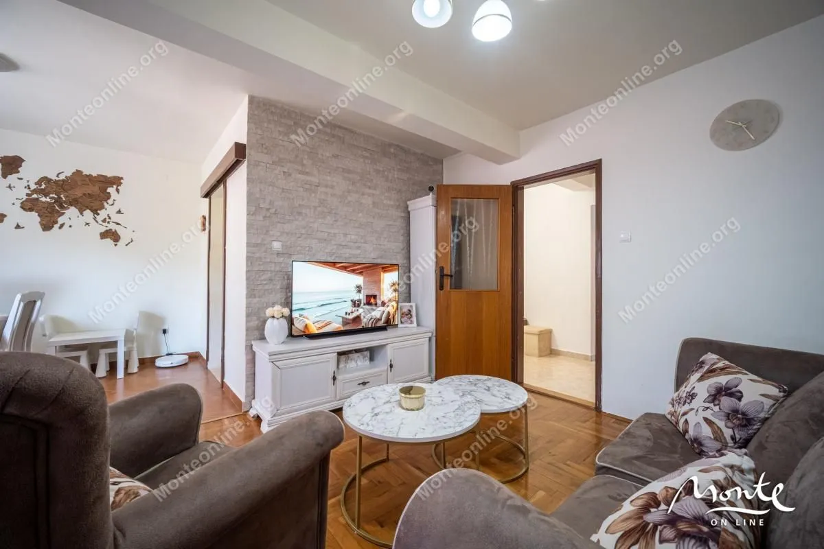 Sale, three bedroom apartment, 88m², Dobrota, Kotor