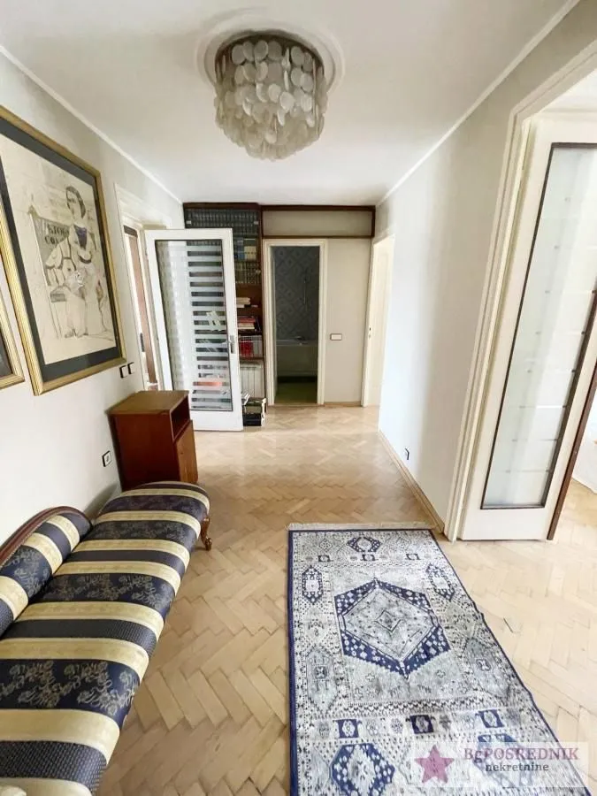 Prodaja, trosoban stan, 72m², Savski Venac, Beograd