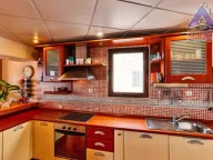 Izdavanje, trosoban stan, 156m², Dubovica, Budva - image 9