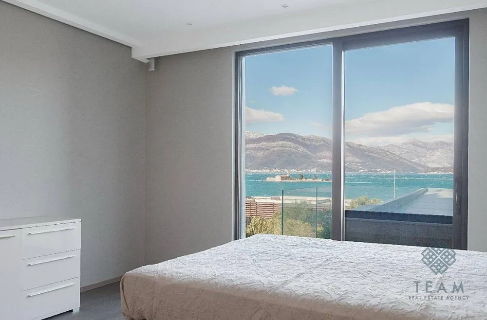 Sale, three bedroom apartment, 230m², Bogišići, Tivat