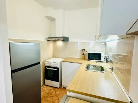 Rent, one bedroom apartment, 50m², Podkošljun, Budva - image 7