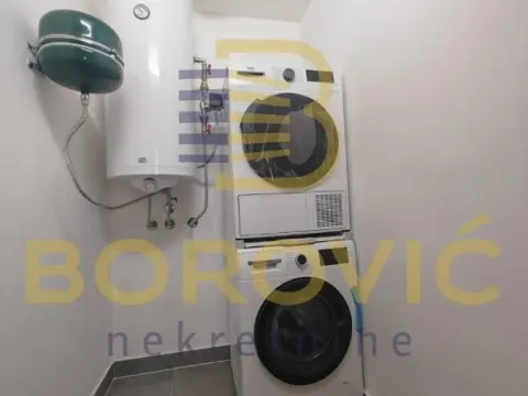 Izdavanje, četvorosoban stan, 115m², Savski Venac, Beograd - image 15