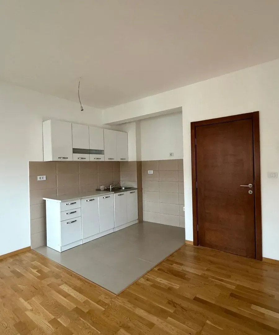 Prodaja, dvosoban stan, 73m², Tuški Put, Podgorica