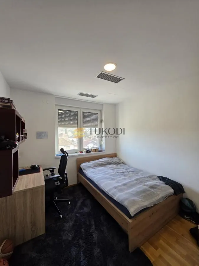 Prodaja, četvorosoban stan, 114m², Sremska Kamenica, Petrovaradin