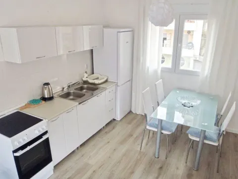 Rent, one bedroom apartment, 90m², Lazi, Budva - image 6