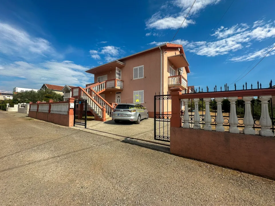 Sale, house, 250m², Dalmatinska ulica, Podgorica