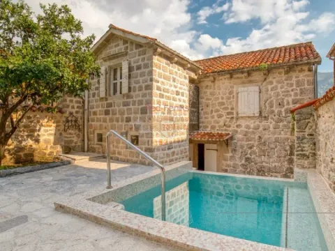 Prodaja, kuća, 160m², Kotor, Crna Gora