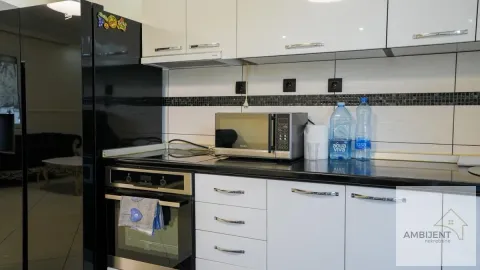 Prodaja, kuća, 131m², Zemun Ugrinovci, Zemun Sve Podlokacije - image 5