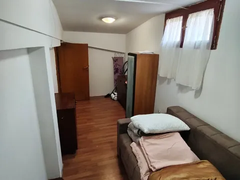 Rent, house, 42m², Malo Brdo, Podgorica - image 9