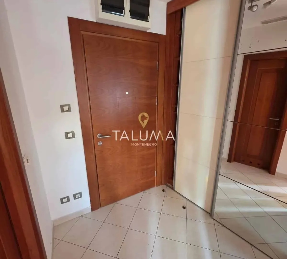 Izdavanje, jednosoban stan, 40m², Preko Morače, Podgorica