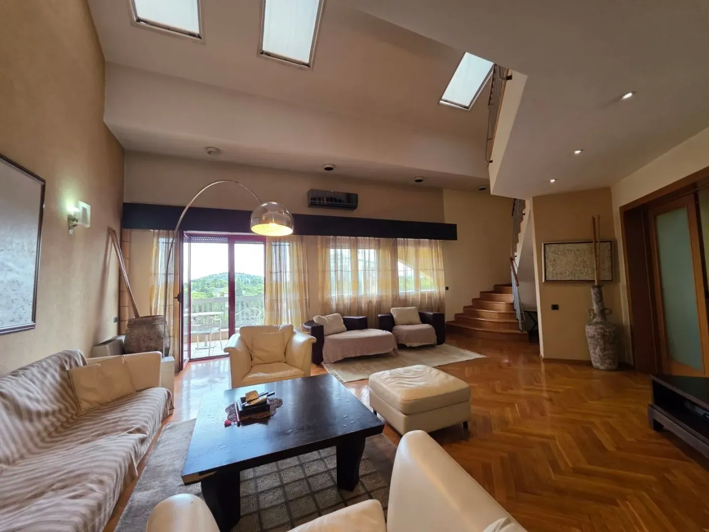 Sale, four bedroom apartment, 281m², Podgorica, Crna Gora