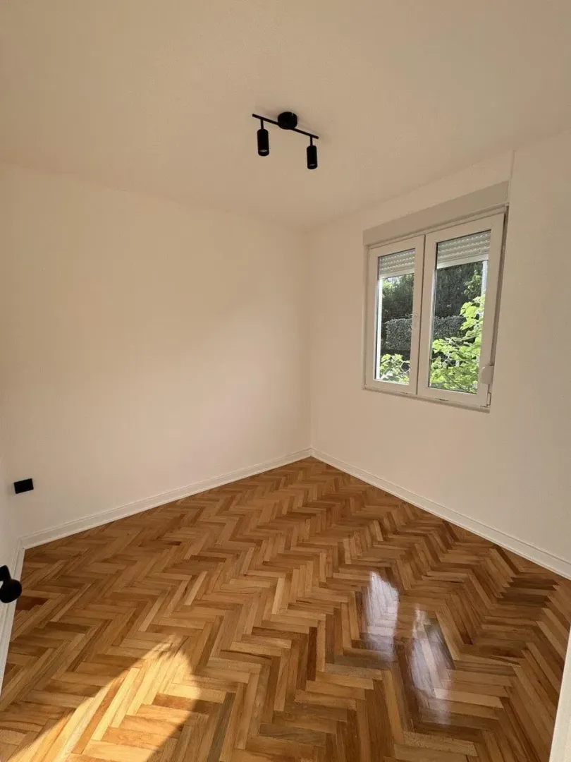 Izdavanje, dvosoban stan, 66m², Zabjelo, Podgorica