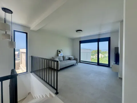 Izdavanje, dvosoban stan, 86m², Kava, Tivat - image 2