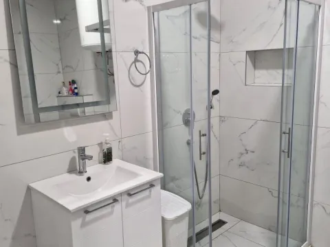 Izdavanje, dvosoban stan, 70m², Čeluga, Bar - image 8