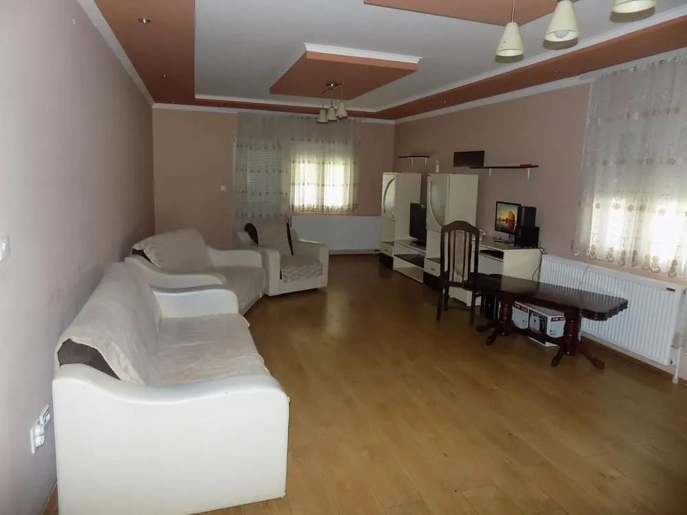 Prodaja, kuća, 385m², Končarevo, Jagodina