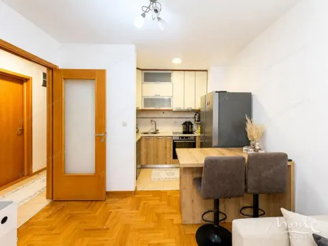 Prodaja, jednosoban stan, 42m², Stari Aerodrom, Podgorica - image 5