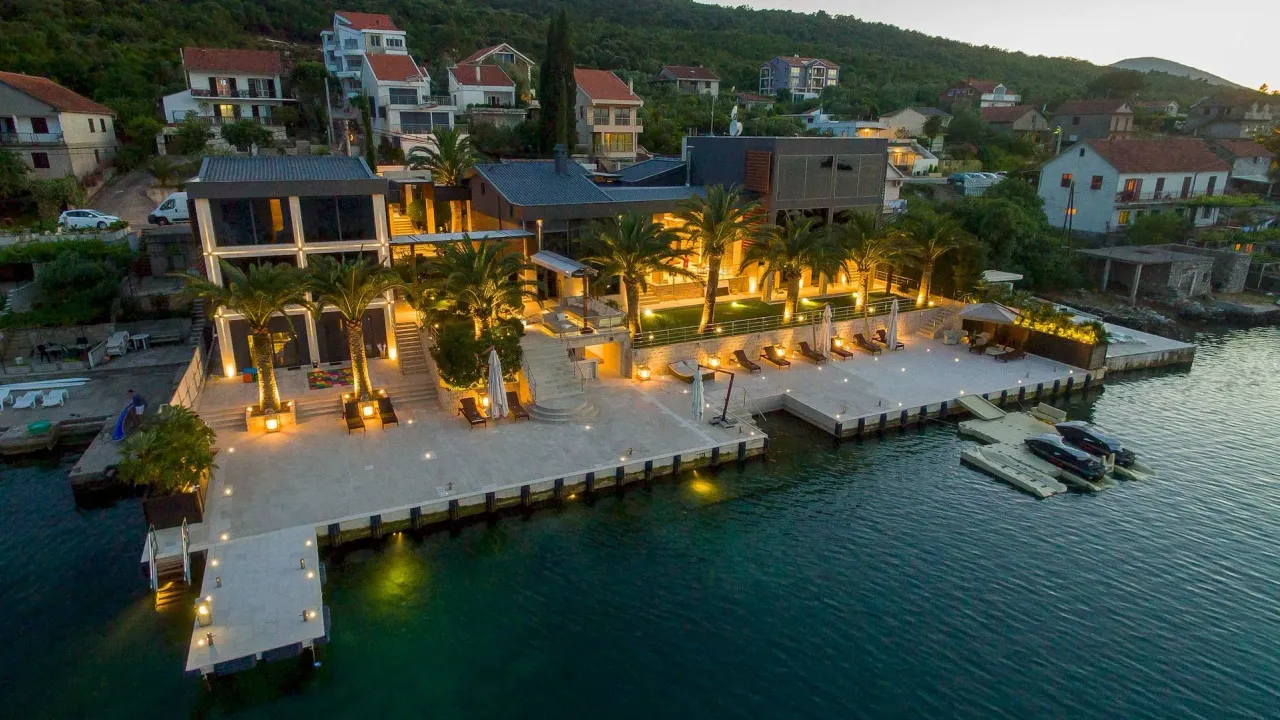 Sale, house, 1200m², Krašići, Tivat