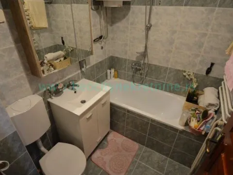 Sale, house, 430m², Kalenić Pijaca, Vračar Sve Podlokacije - image 9