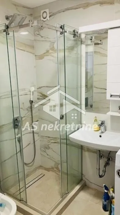 Izdavanje, dvosoban stan, 42m², Gradska Bolnica, Zvezdara Sve Podlokacije