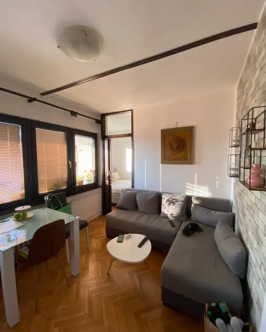 Prodaja, dvosoban stan, 60m², Šumice, Beograd