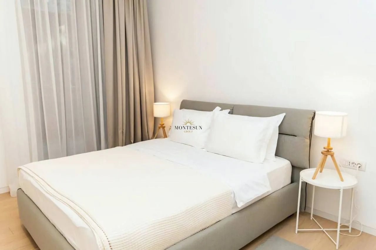 Rent, two bedroom apartment, 150m², Dukley Gardens, Budva