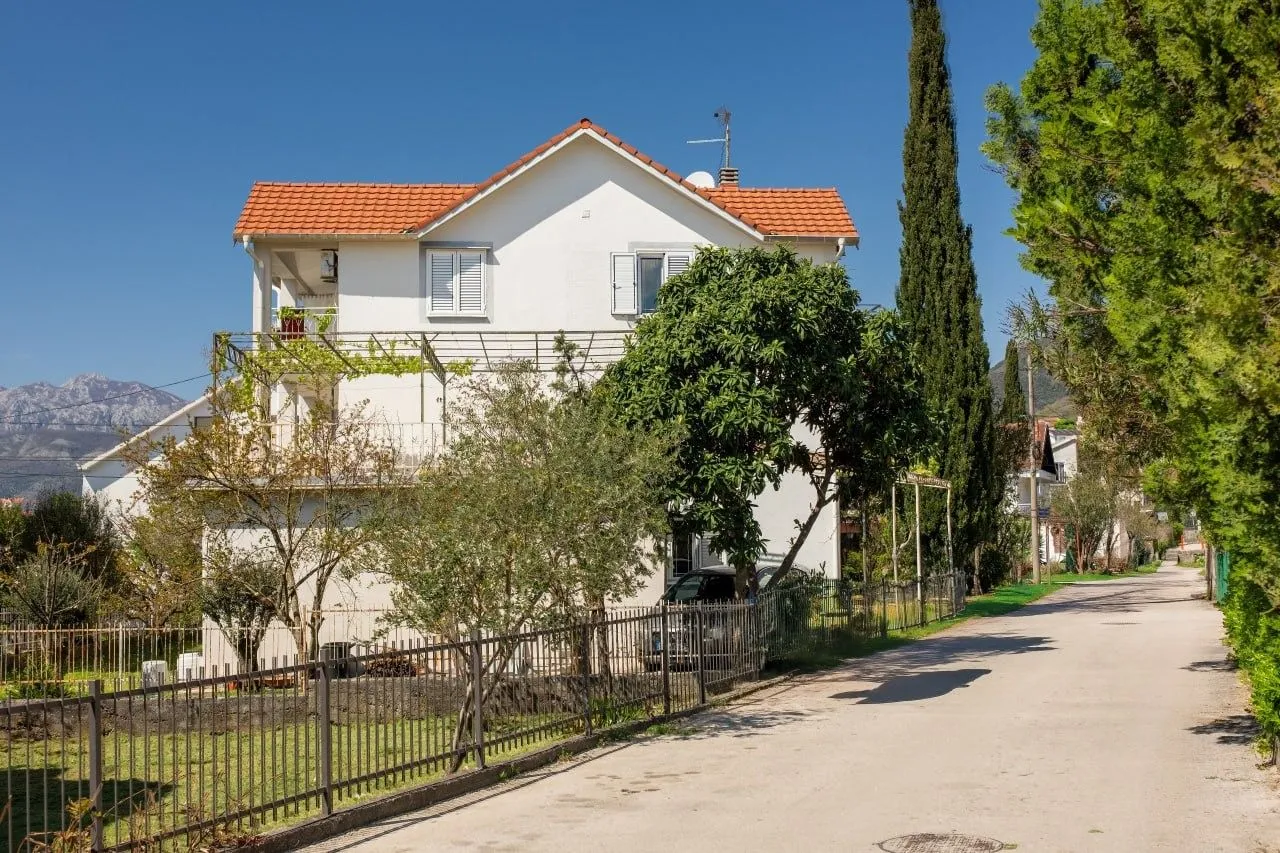 Prodaja, kuća, 370m², Kalimanj, Tivat