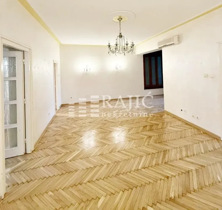 Rent, three bedroom apartment, 90m², Vračar Sve Podlokacije, Beograd