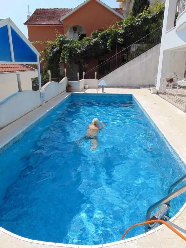 Prodaja, dvosoban stan, 82m², Herceg Novi, Crna Gora