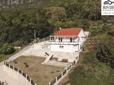 Prodaja, kuća, 220m², Zelenika, Herceg Novi - image 1