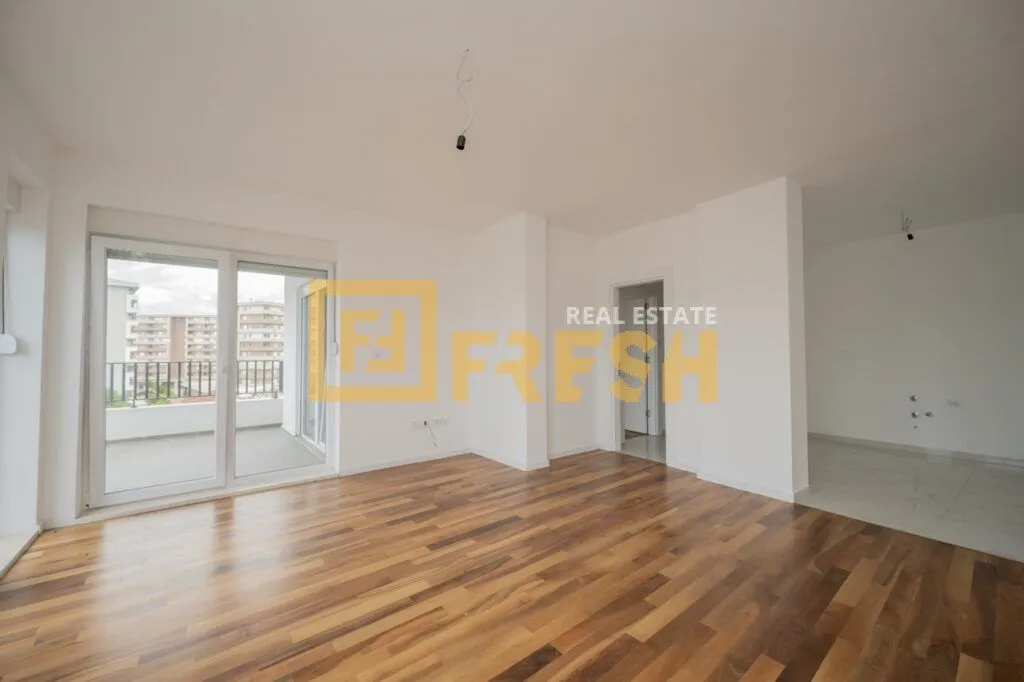 Prodaja, trosoban stan, 131m², Krivi Most, Podgorica