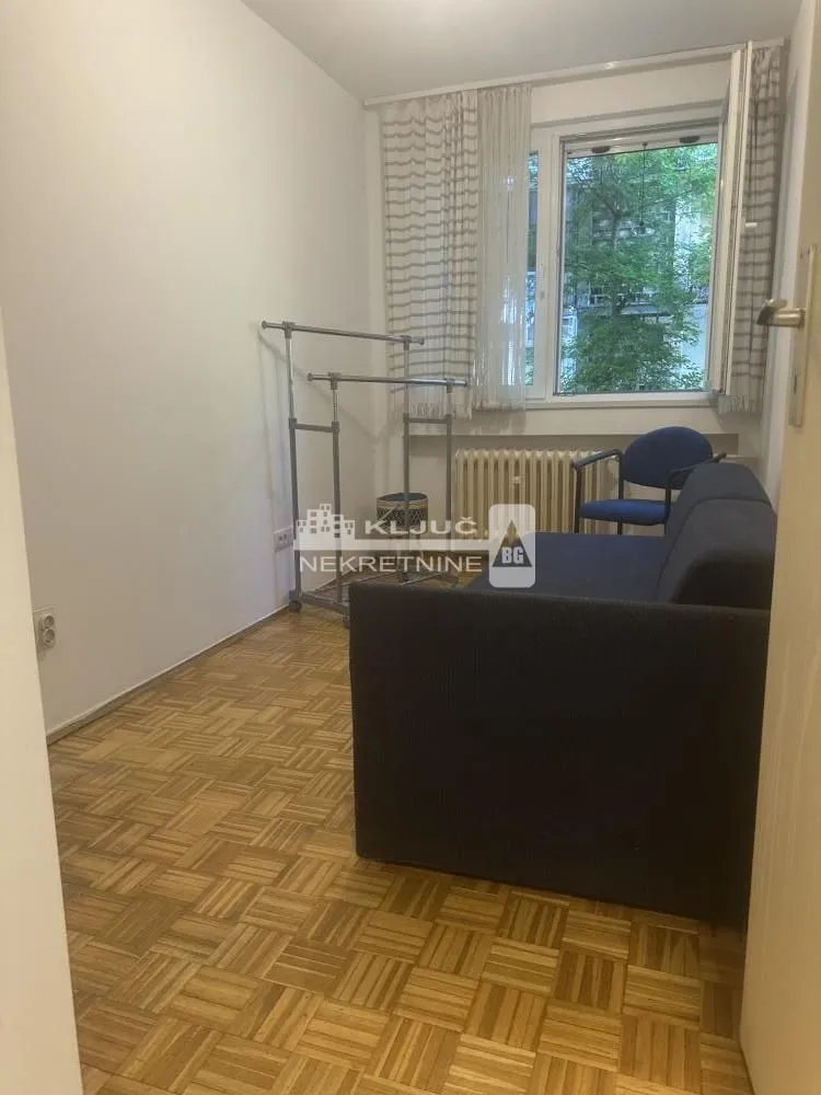 Rent, two bedroom apartment, 70m², Kalenić Pijaca, Vračar Sve Podlokacije