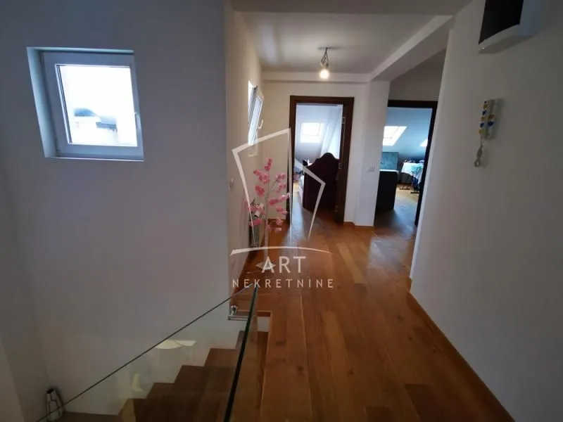 Sale, four bedroom apartment, 135m², Lipov Lad, Zvezdara Sve Podlokacije