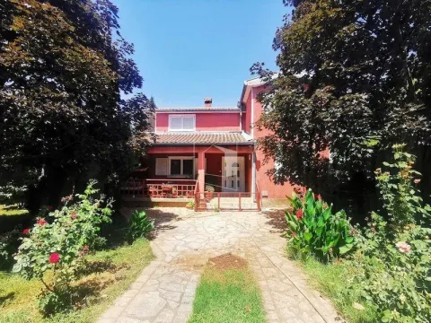 Prodaja, kuća, 200m², Donja Gorica, Podgorica