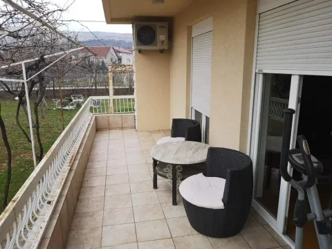 Izdavanje, stan, 350m², Vranići, Podgorica - image 11