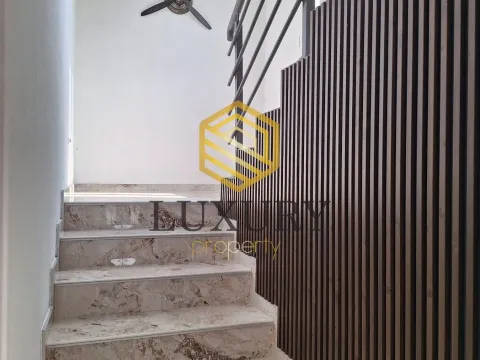 Izdavanje, kuća, 170m², Golubovci, Podgorica - image 11